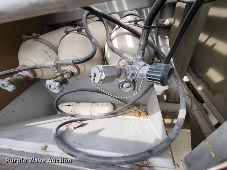 image for item DL6575 1990 Ford F800  fire truck