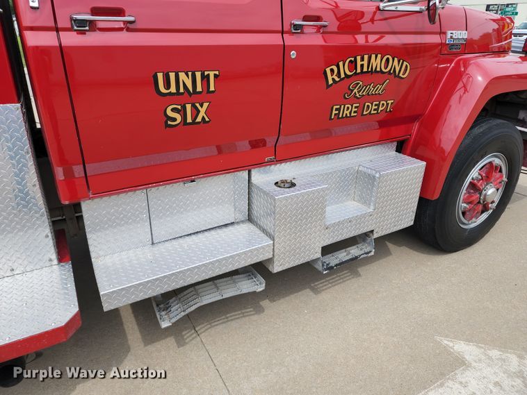 image for item DL6575 1990 Ford F800  fire truck