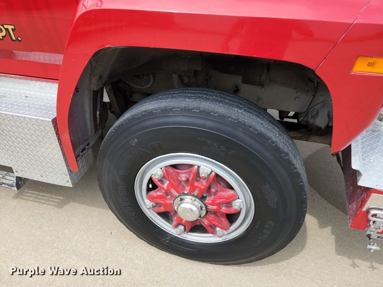 image for item DL6575 1990 Ford F800  fire truck