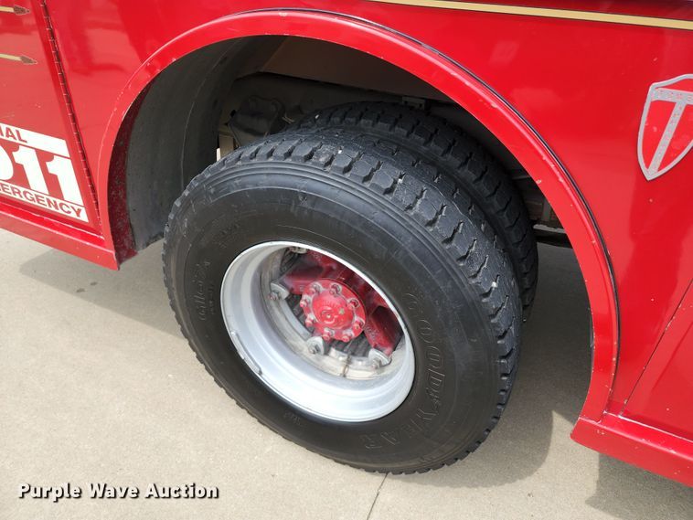 image for item DL6575 1990 Ford F800  fire truck