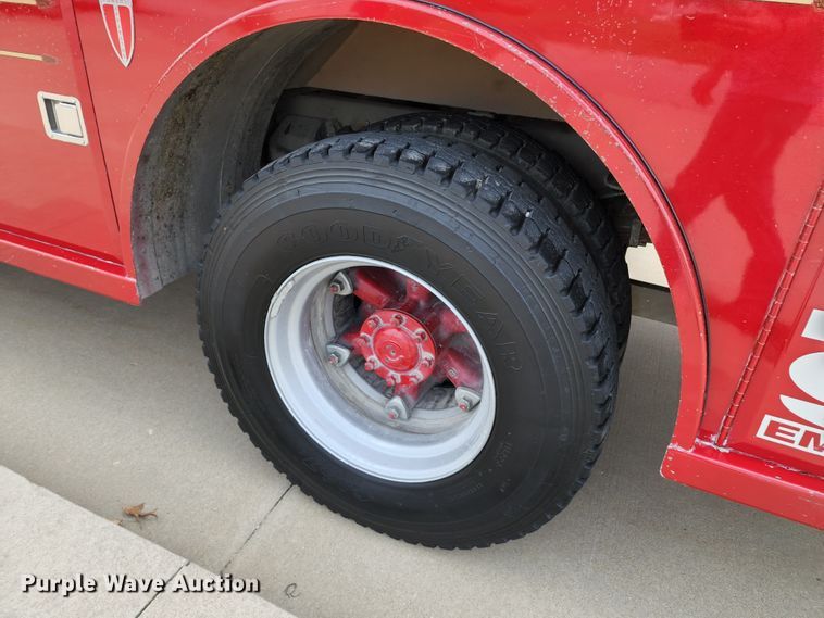 image for item DL6575 1990 Ford F800  fire truck