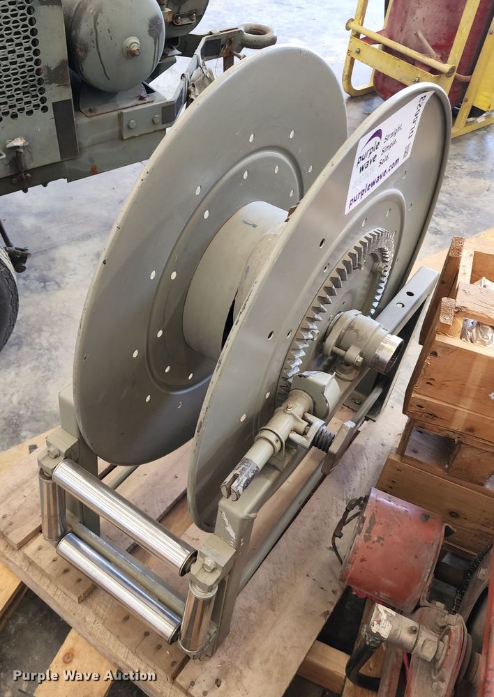 image for item DL6623 (2) hose reels