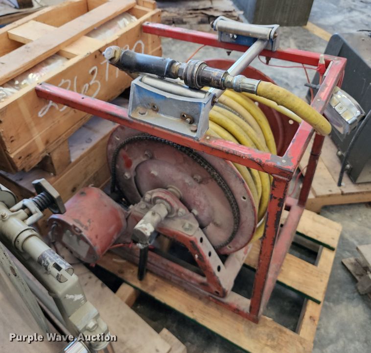 image for item DL6623 (2) hose reels