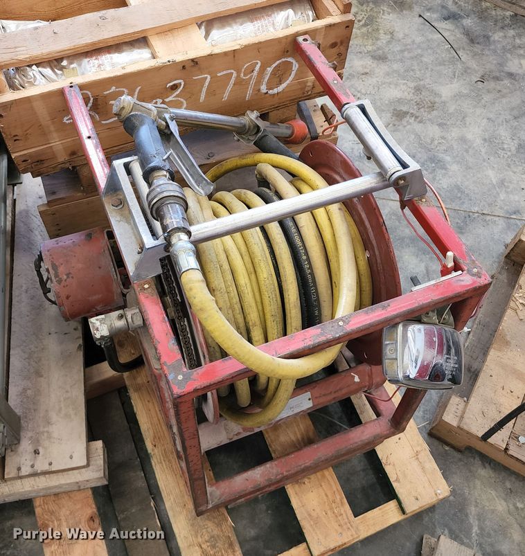 image for item DL6623 (2) hose reels