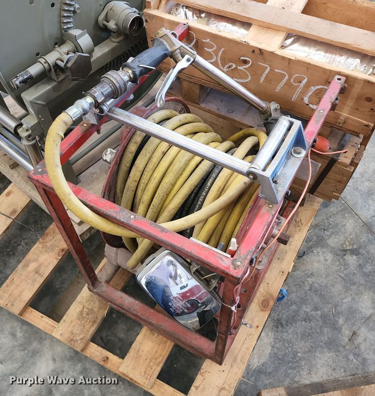 image for item DL6623 (2) hose reels