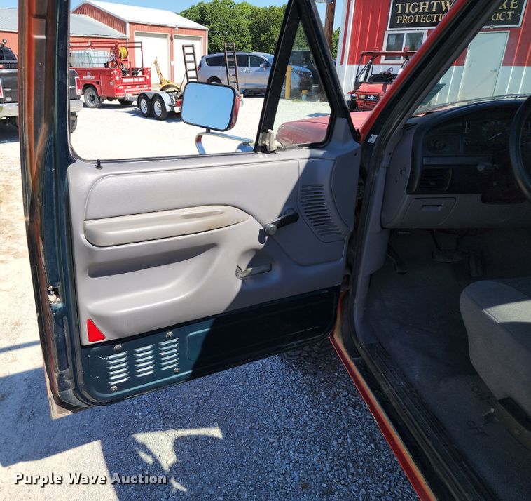 image for item DL6624 1995 Ford F150  pickup truck