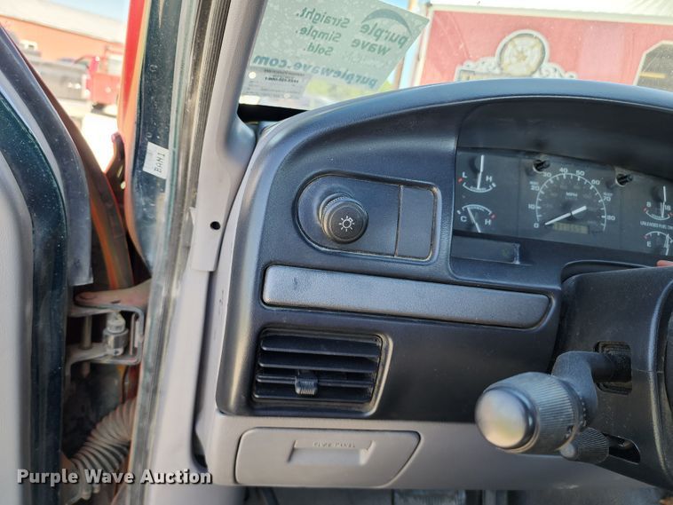 image for item DL6624 1995 Ford F150  pickup truck