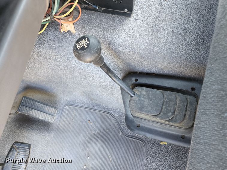 image for item DL6624 1995 Ford F150  pickup truck