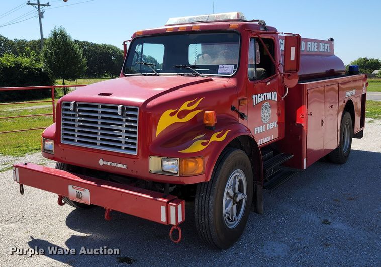 image for item DL6625 1992 International 4700  tanker fire truck