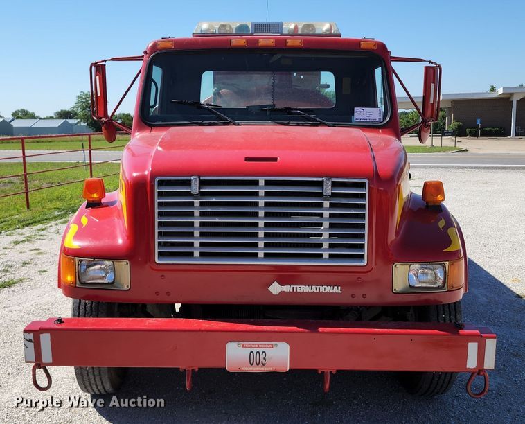 image for item DL6625 1992 International 4700  tanker fire truck
