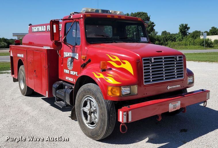 image for item DL6625 1992 International 4700  tanker fire truck