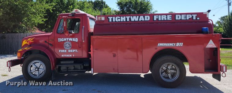 image for item DL6625 1992 International 4700  tanker fire truck