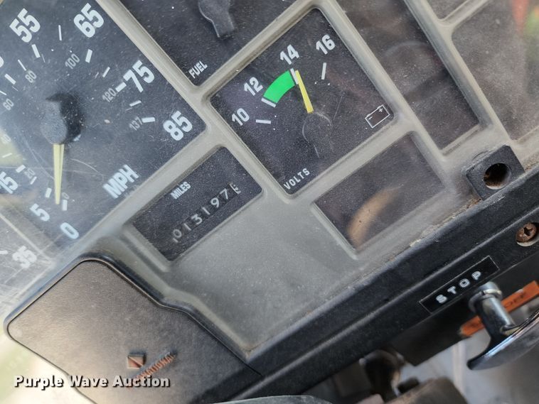 image for item DL6625 1992 International 4700  tanker fire truck