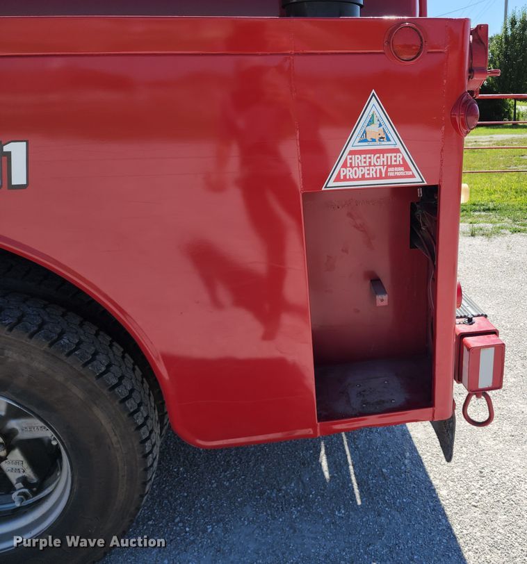 image for item DL6625 1992 International 4700  tanker fire truck