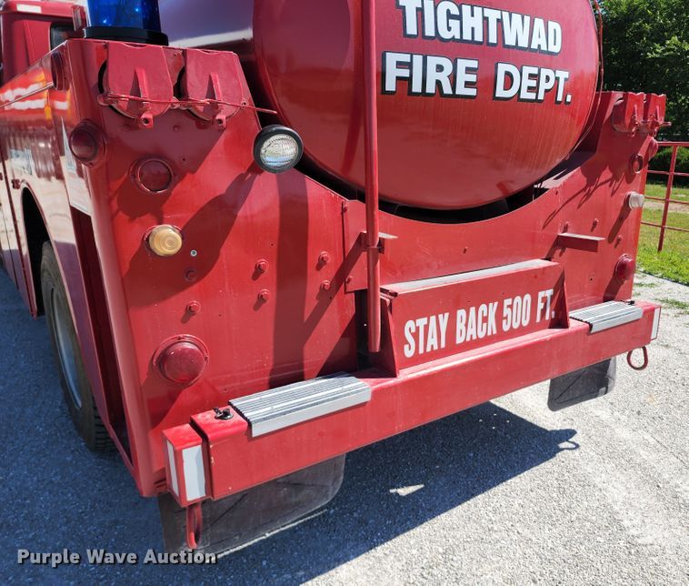 image for item DL6625 1992 International 4700  tanker fire truck