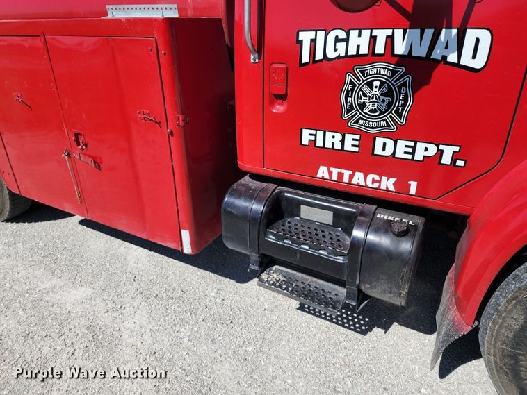 image for item DL6625 1992 International 4700  tanker fire truck