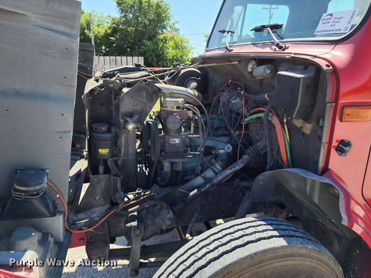 image for item DL6625 1992 International 4700  tanker fire truck