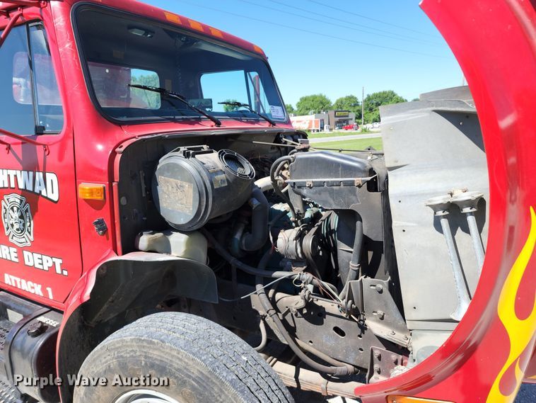 image for item DL6625 1992 International 4700  tanker fire truck