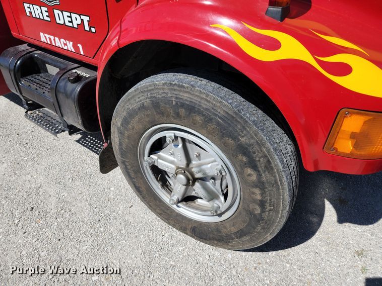 image for item DL6625 1992 International 4700  tanker fire truck