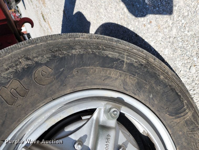 image for item DL6625 1992 International 4700  tanker fire truck