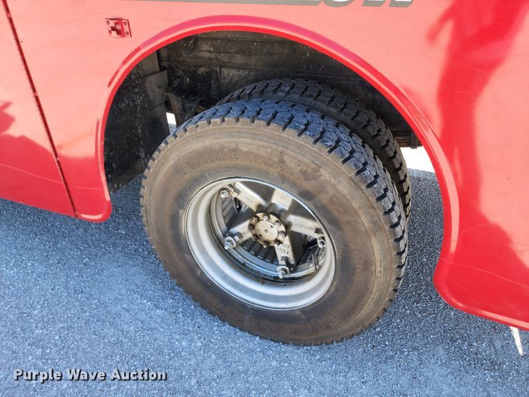 image for item DL6625 1992 International 4700  tanker fire truck