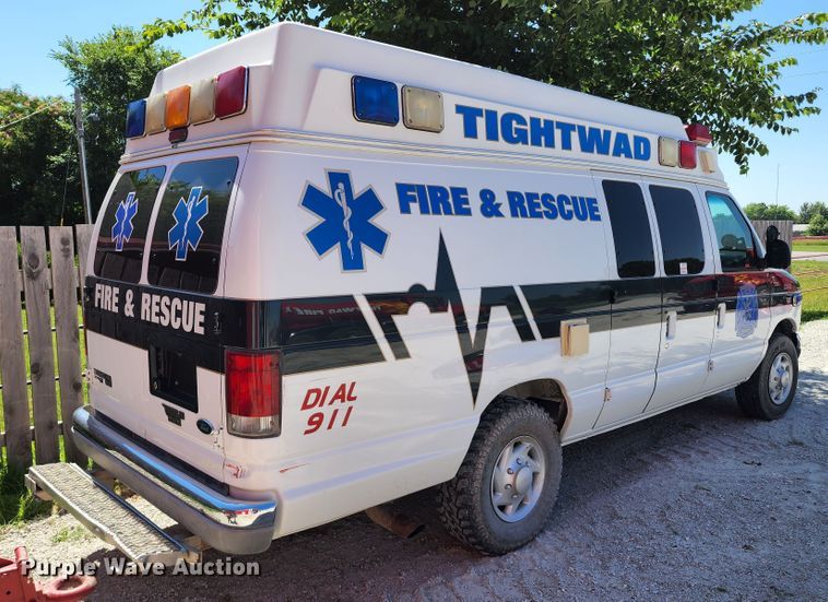 image for item DL6626 1998 Ford E350  ambulance