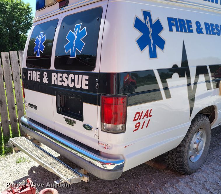 image for item DL6626 1998 Ford E350  ambulance