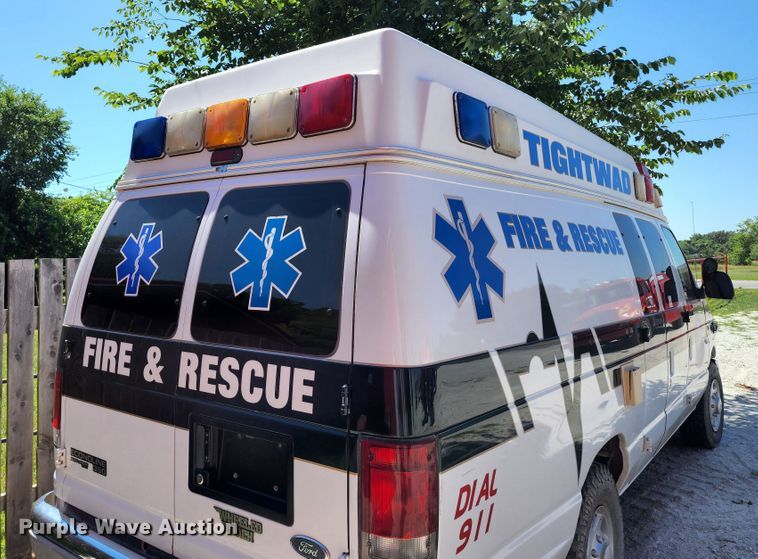 image for item DL6626 1998 Ford E350  ambulance