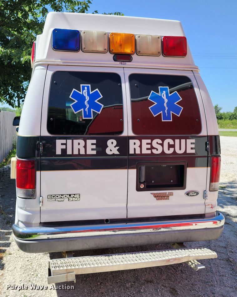 image for item DL6626 1998 Ford E350  ambulance