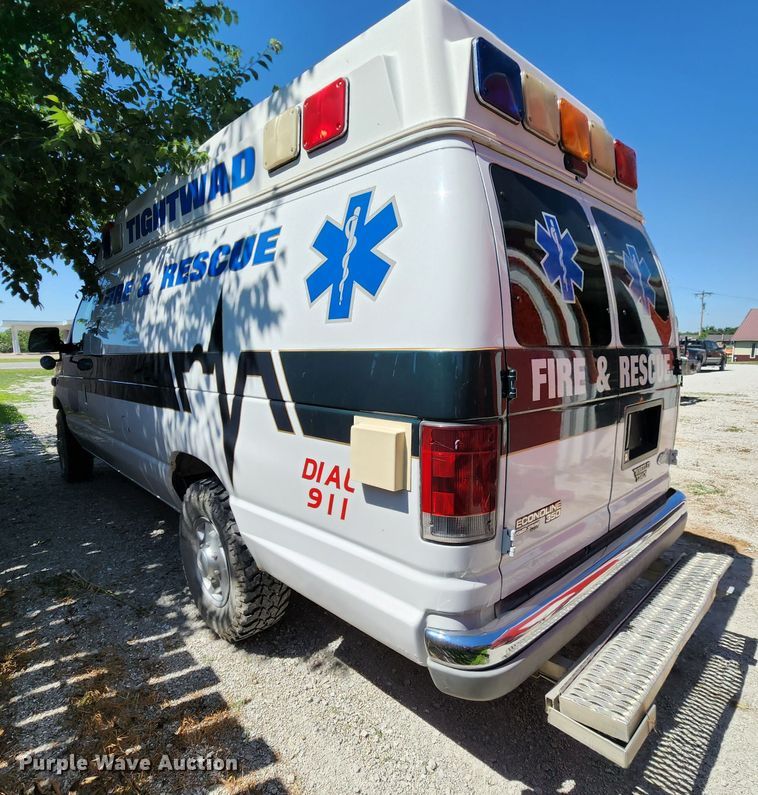 image for item DL6626 1998 Ford E350  ambulance