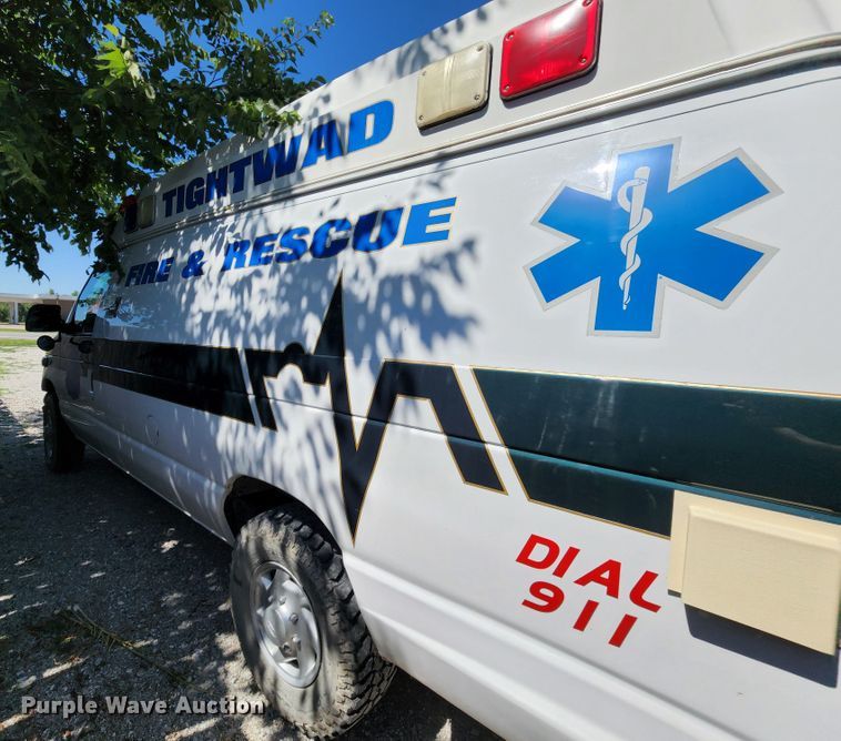 image for item DL6626 1998 Ford E350  ambulance