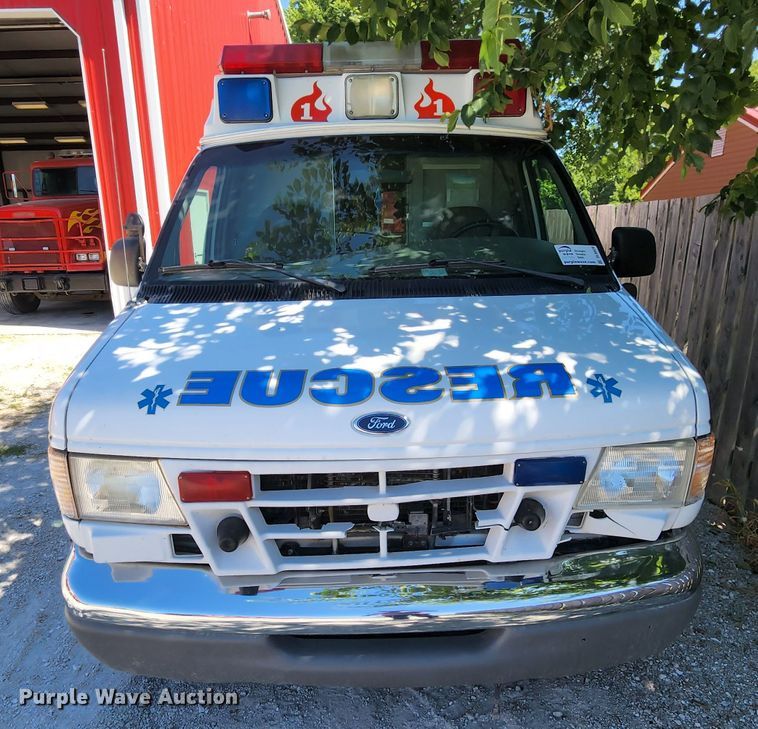 image for item DL6626 1998 Ford E350  ambulance