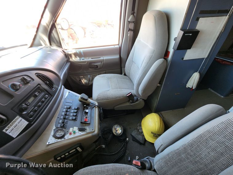 image for item DL6626 1998 Ford E350  ambulance