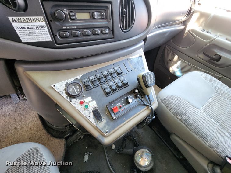 image for item DL6626 1998 Ford E350  ambulance