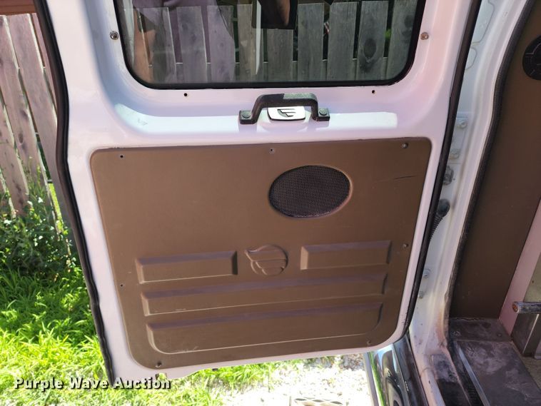 image for item DL6626 1998 Ford E350  ambulance