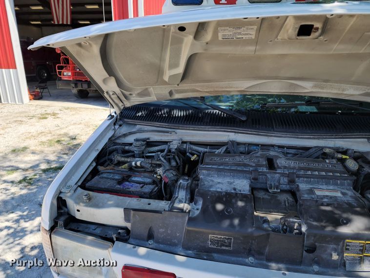 image for item DL6626 1998 Ford E350  ambulance