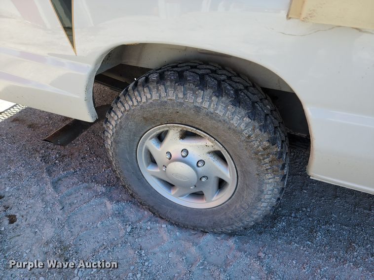 image for item DL6626 1998 Ford E350  ambulance