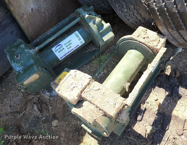 image for item DL6637 (2) winches
