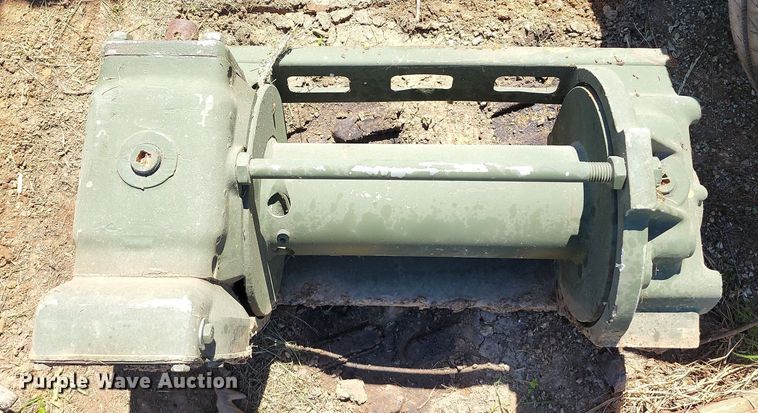 image for item DL6637 (2) winches