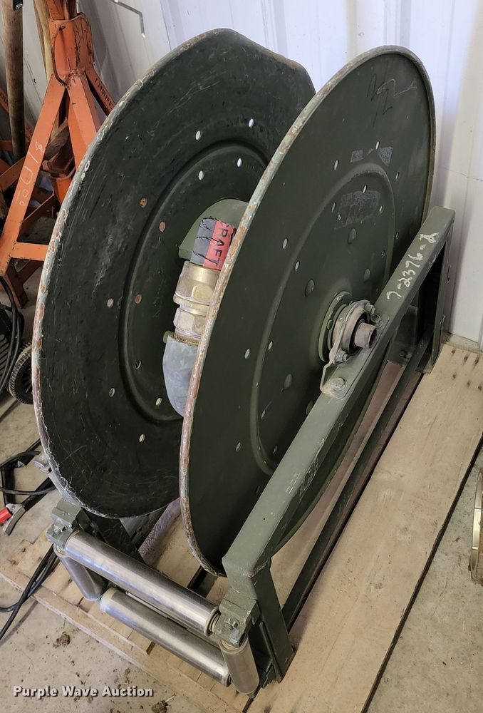 image for item DL6640 (3) hose reels