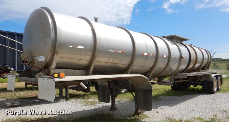 image for item DM2261 2000 Polar  tank trailer