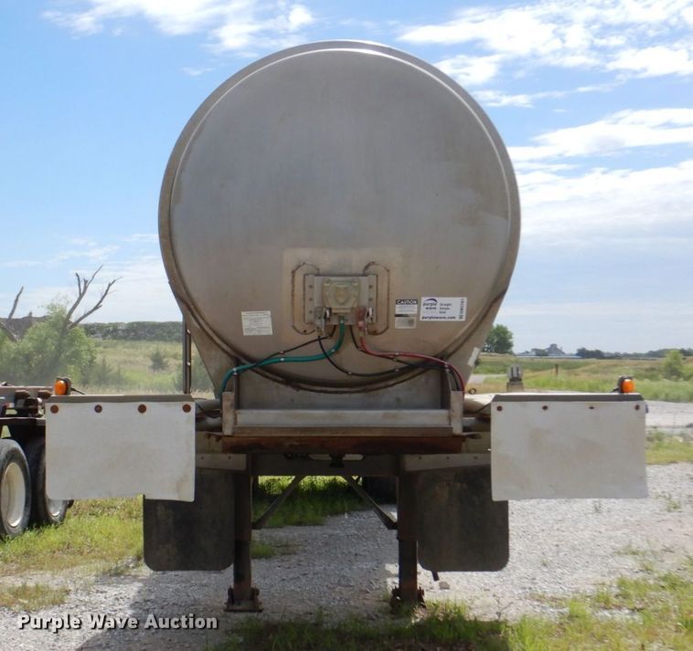 image for item DM2261 2000 Polar  tank trailer