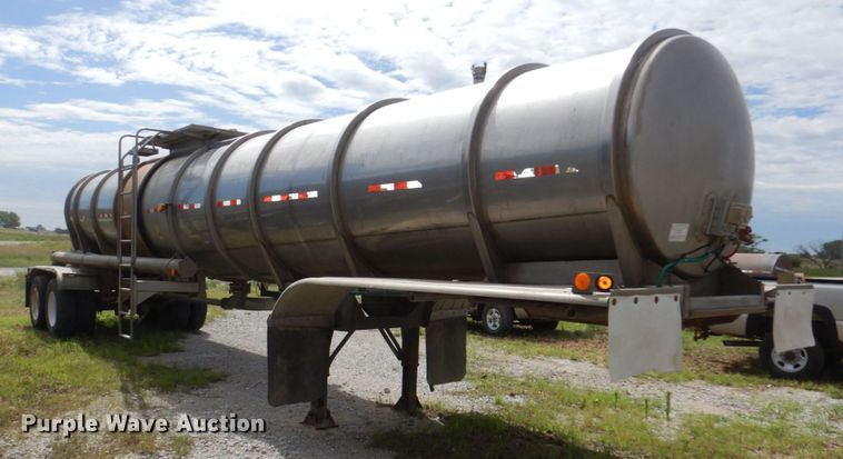 image for item DM2261 2000 Polar  tank trailer