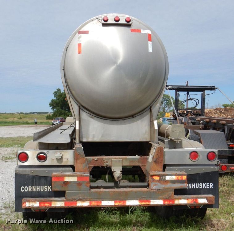 image for item DM2261 2000 Polar  tank trailer