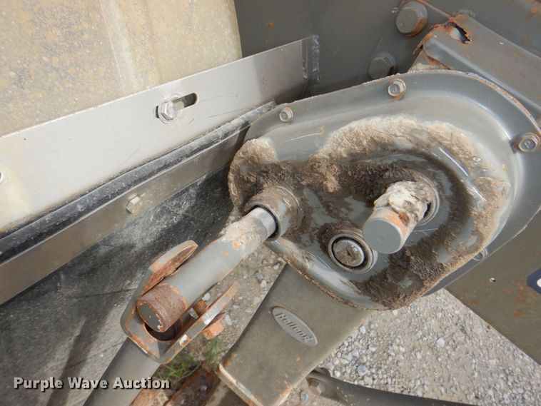 image for item DM2261 2000 Polar  tank trailer