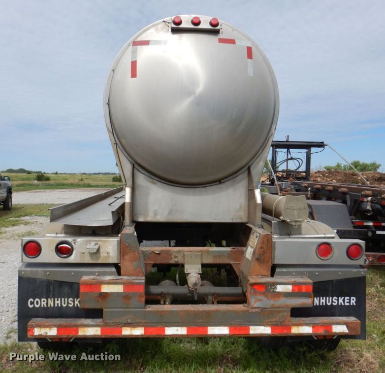 image for item DM2261 2000 Polar  tank trailer