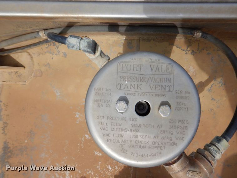 image for item DM2261 2000 Polar  tank trailer