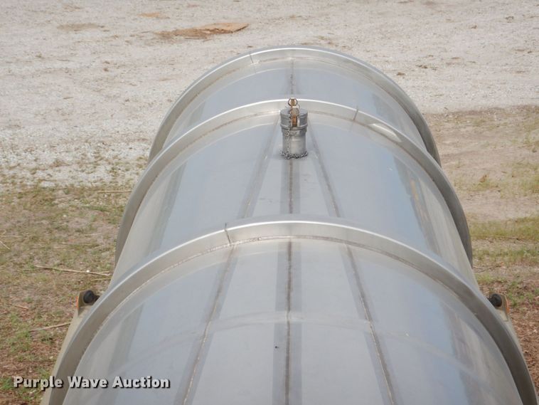 image for item DM2261 2000 Polar  tank trailer