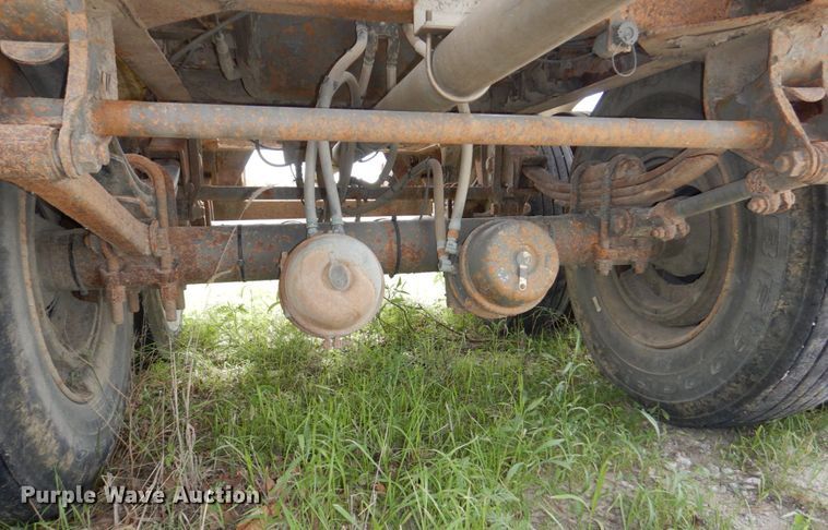 image for item DM2261 2000 Polar  tank trailer