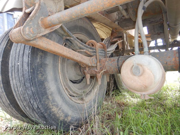 image for item DM2261 2000 Polar  tank trailer